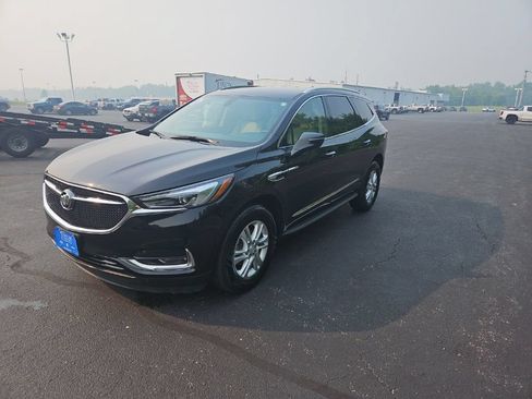 Used 2020 Buick Enclave Essence w/ LPO, Luxury Package AWD/4WD image 3