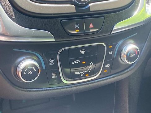 Used 2024 Chevrolet Equinox LT FWD image 26