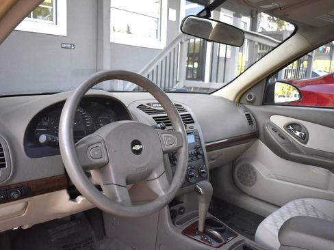 Used 2005 Chevrolet Malibu LS image 9