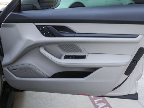 Certified 2024 Porsche Taycan 4S image 33