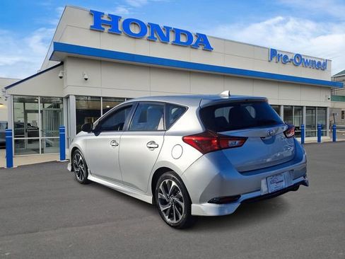 Used 2018 Toyota Corolla iM image 6