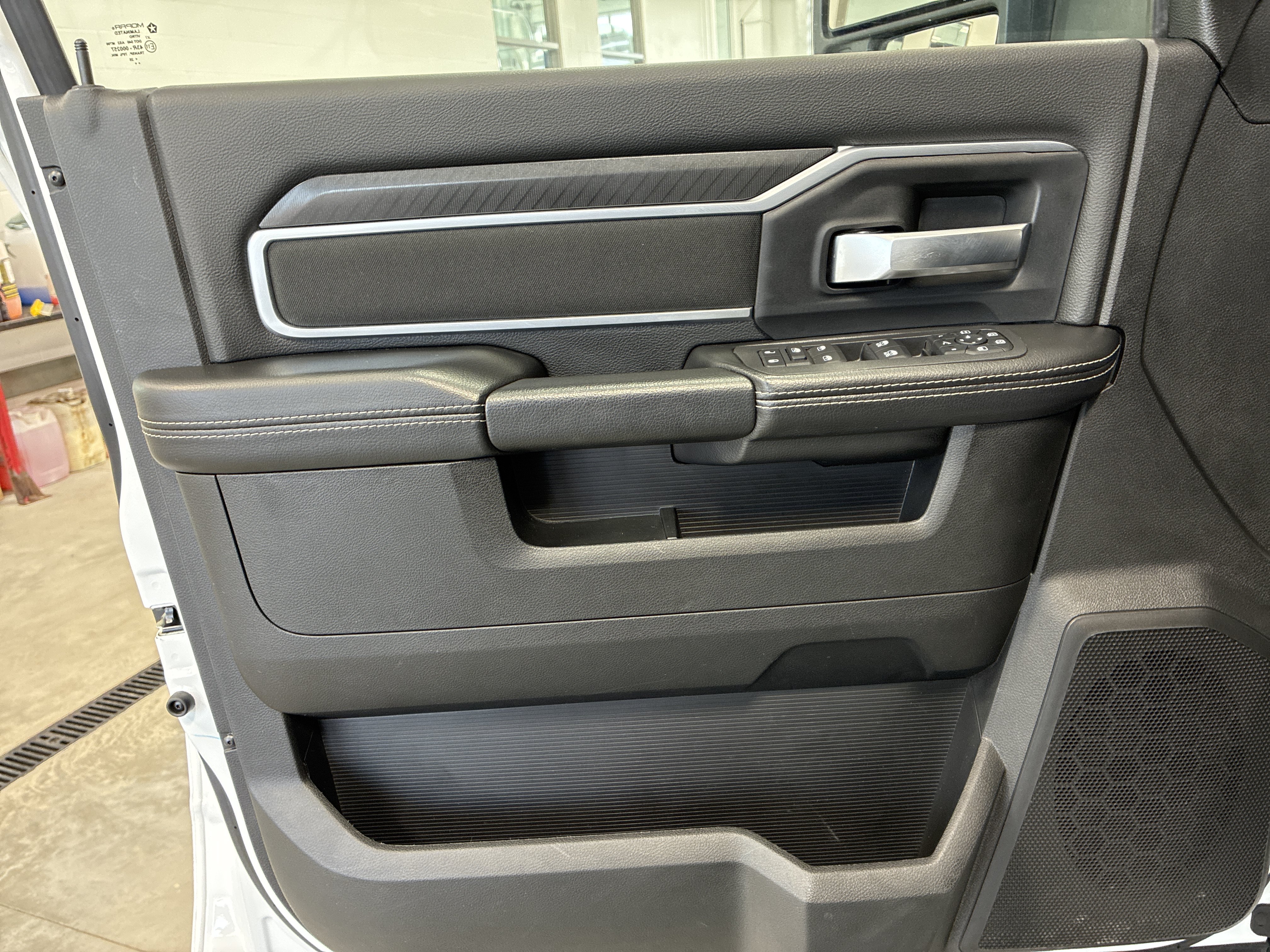 Certified 2025 RAM 2500 Big Horn AWD/4WD image 19