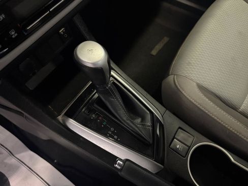 Used 2019 Toyota Corolla LE FWD image 15