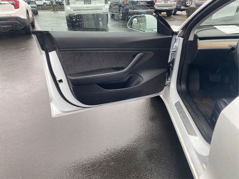Used 2018 Tesla Model 3 Long Range image 17