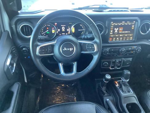 Used 2022 Jeep Wrangler Unlimited Sahara AWD/4WD image 10