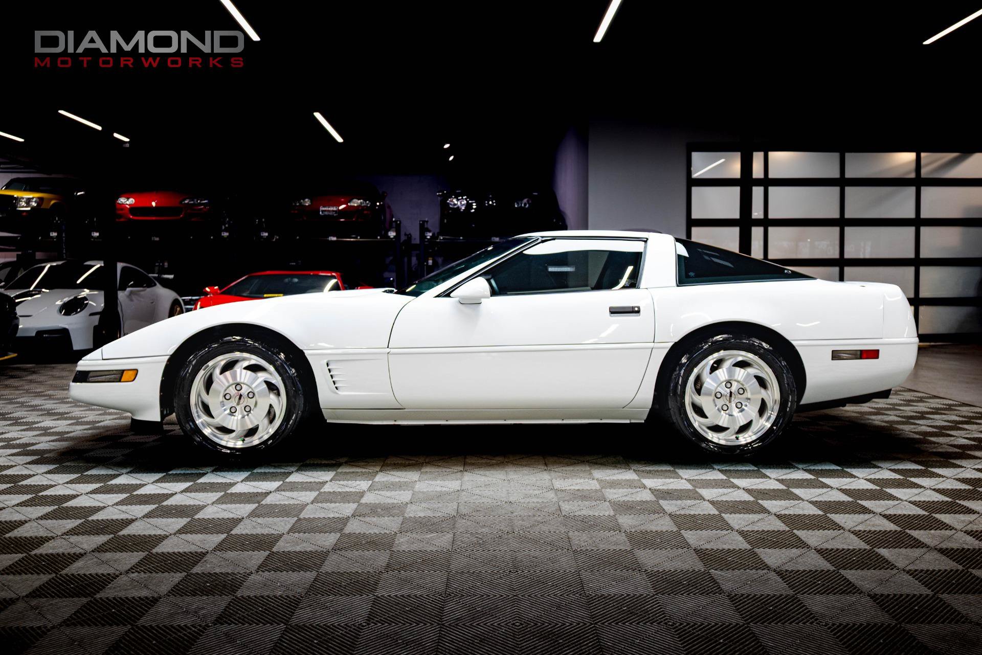 Used 1995 Chevrolet Corvette Coupe RWD image 12