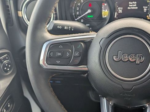 Used 2024 Jeep Wrangler Unlimited Sahara w/ Technology Group image 17