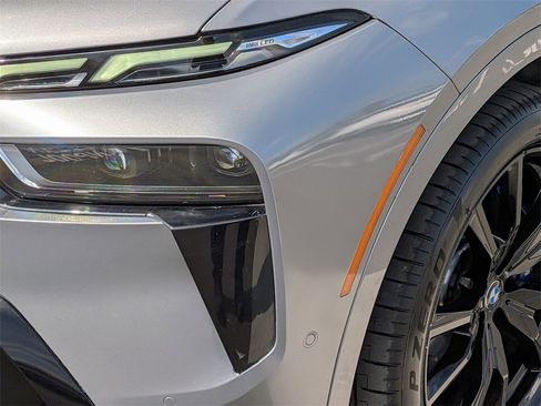 Used 2023 BMW X7 xDrive40i w/ M Sport Package image 22