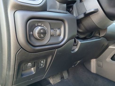 New 2026 RAM 1500 4x4 Crew Cab image 27