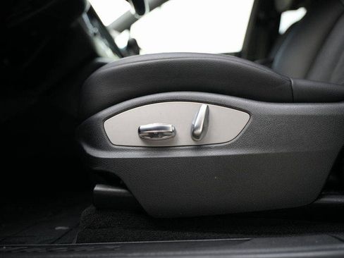 Used 2017 Porsche Macan AWD w/ Driver Memory Package image 30