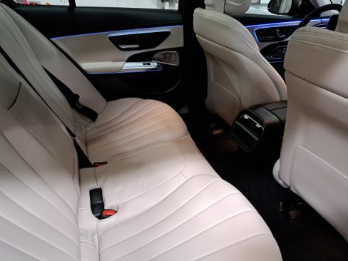 Used 2024 Mercedes-Benz E 350 4MATIC Sedan image 12
