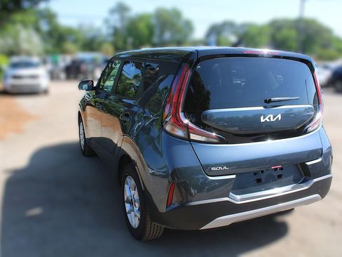 Used 2025 Kia Soul LX w/ LX Technology Package image 11