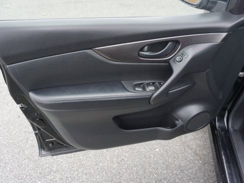 Used 2019 Nissan Rogue Sport S image 10