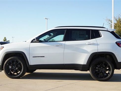 New 2026 Jeep Compass Latitude image 6