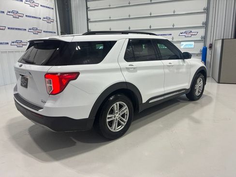 Used 2023 Ford Explorer XLT w/ Equipment Group 202A RWD image 6