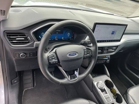 Used 2024 Ford Escape Platinum AWD/4WD image 25