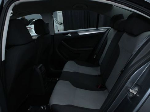 Used 2017 Volkswagen Jetta S image 17