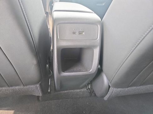 Used 2025 Chevrolet Trax LT FWD image 31