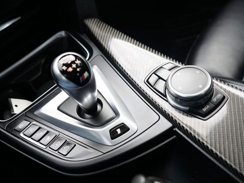 Used 2017 BMW M3 image 32