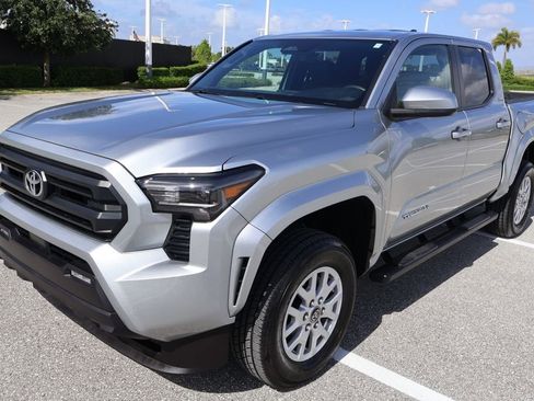 Certified 2025 Toyota Tacoma SR5 image 2