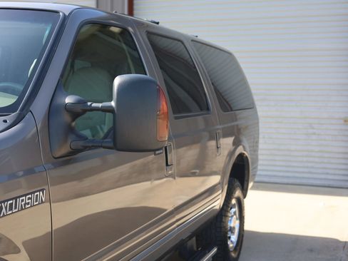 Used 2004 Ford Excursion Limited AWD/4WD image 17