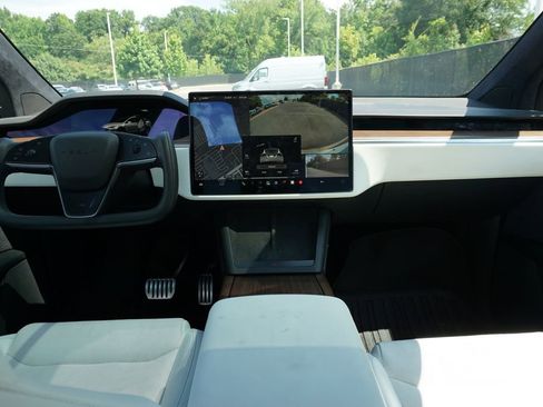Used 2023 Tesla Model X AWD/4WD image 16