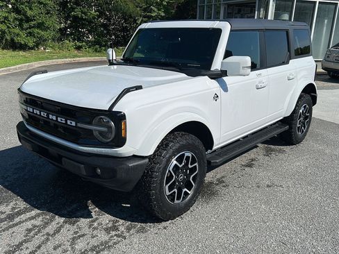 Used 2022 Ford Bronco Outer Banks AWD/4WD image 1