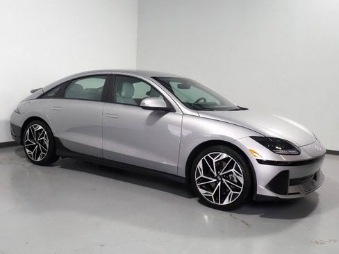 Used 2025 Hyundai Ioniq 6 SEL RWD image 1