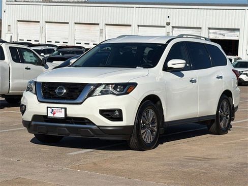 Used 2020 Nissan Pathfinder SV w/ Cargo Package image 3