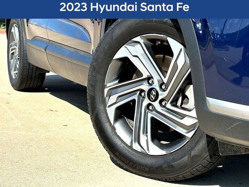 Used 2023 Hyundai Santa Fe SEL image 2