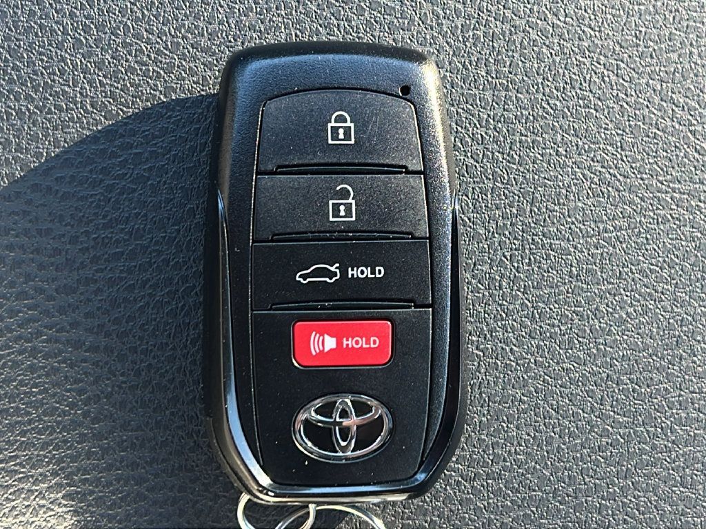 Used 2026 Toyota Camry SE w/ Convenience Package FWD image 22