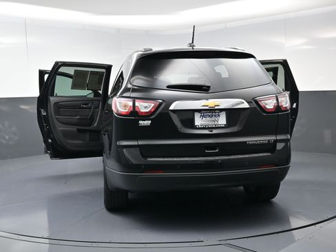 Used 2016 Chevrolet Traverse LT w/ Style and Technology Package image 28