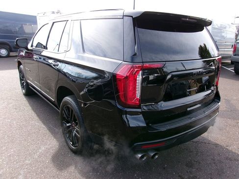 Used 2021 GMC Yukon Denali w/ Denali Premium Package image 3