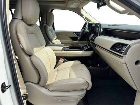 Used 2021 Lincoln Navigator Reserve w/ Luxury Package image 15