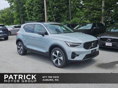 New 2026 Volvo XC40 B5 Plus w/ Protection Package Premier