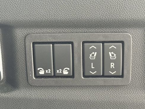 Used 2023 Chevrolet Tahoe Premier RWD image 19