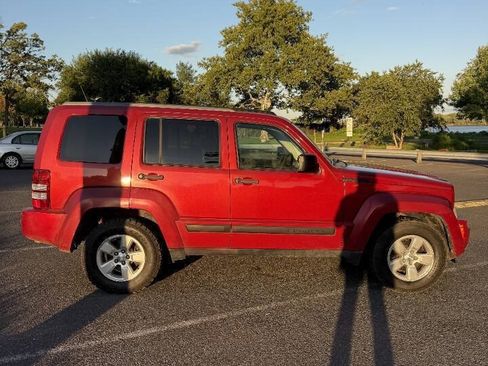 Used 2010 Jeep Liberty Sport w/ Popular Equipment Group AWD/4WD image 8
