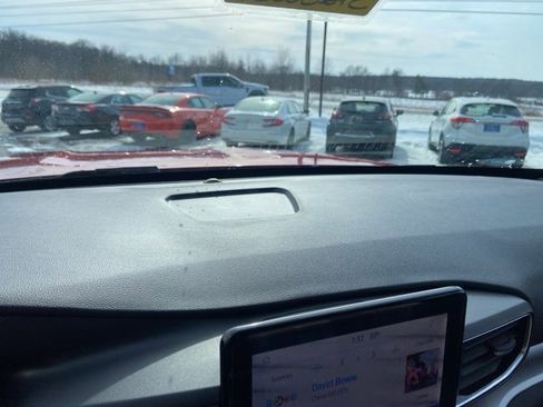 Used 2021 Ford Explorer XLT w/ Equipment Group 202A image 22