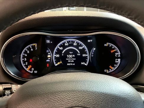 Used 2019 Jeep Grand Cherokee Limited AWD/4WD image 25