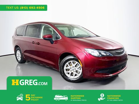 Used 2022 Chrysler Voyager LX image 1