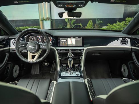 Used 2024 Bentley Flying Spur W12 AWD/4WD image 4
