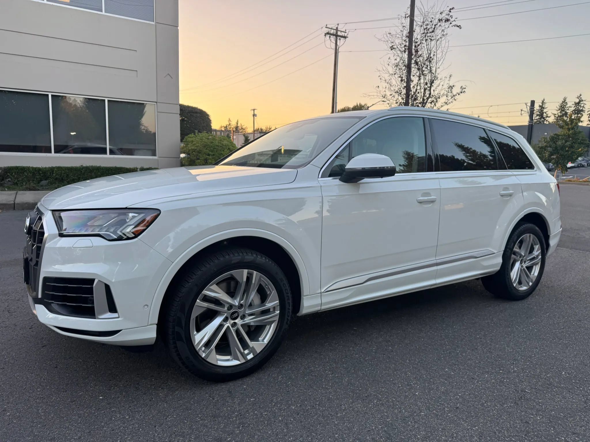 Used 2023 Audi Q7 3.0T Premium w/ Convenience Package AWD/4WD image 5