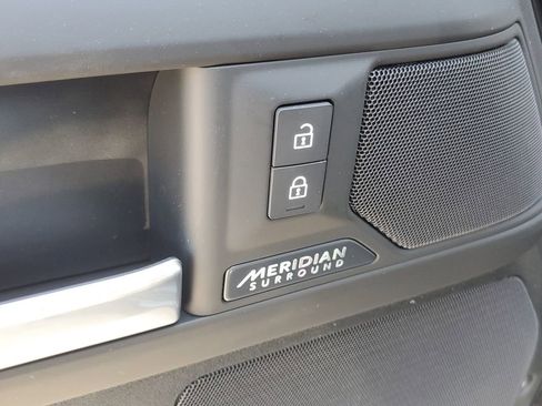 New 2026 Land Rover Defender 130 X-Dynamic SE AWD/4WD image 9