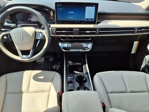 New 2025 Lincoln Corsair Reserve w/ Equipment Group 202A AWD/4WD image 13