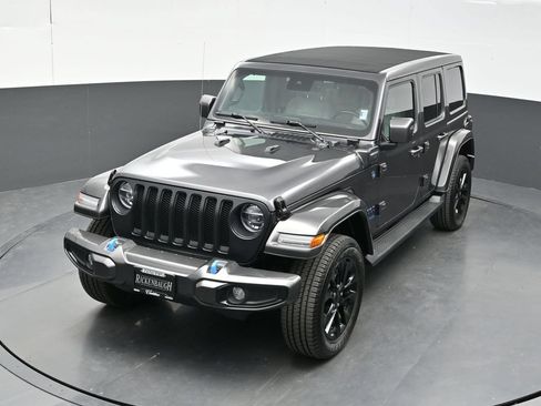 Used 2021 Jeep Wrangler Unlimited Sahara AWD/4WD image 31