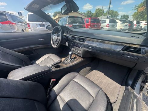 Used 2009 BMW 328i Convertible image 24