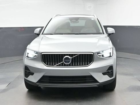Used 2024 Volvo XC40 B5 Plus w/ Protection Package Premier AWD/4WD image 3