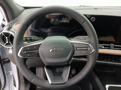New 2026 Chevrolet Equinox ACTIV w/ Convenience Package III AWD/4WD image 9