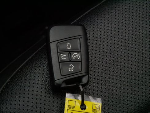 Certified 2023 Volkswagen Tiguan SEL R-Line AWD/4WD image 31