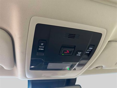 Used 2025 Lexus ES 300h w/ Premium Package image 33